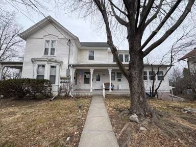 Main picture of 908 E Washington St