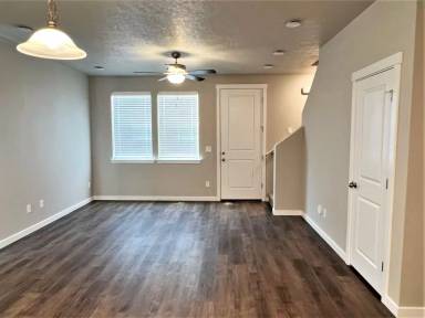 Main picture of 2315 E Spice Loop