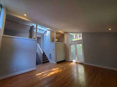 Main picture of 710 Redwood Ave