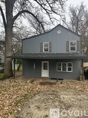 Main picture of 7705 Oakwood Dr