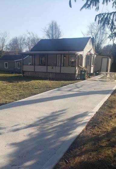 Main picture of 1230 Chestnut Dr