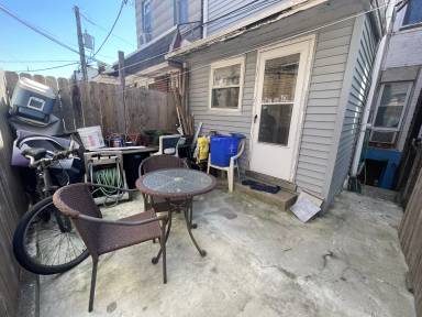 Main picture of 925 E Tioga St