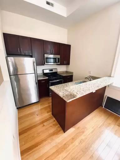 Main picture of 2101 Spring Garden St