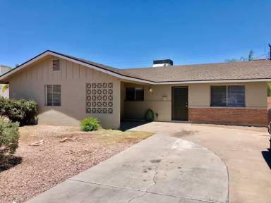 Main picture of 1150 E Bishop Dr