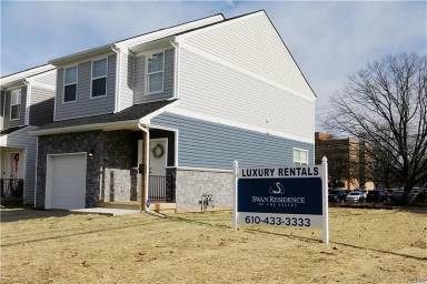 Main picture of 2157 S Poplar St