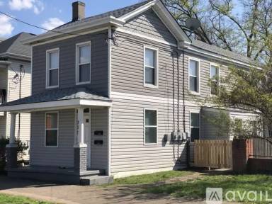 Main picture of 337 Village St