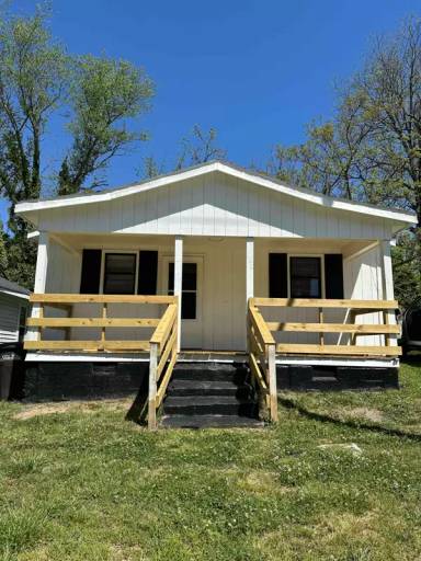 Main picture of 708 W Raleigh Ave