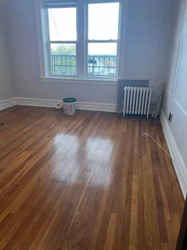 Main picture of 689 Sanford Ave