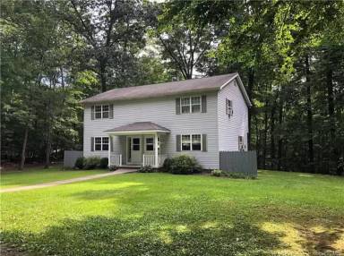 Main picture of 7 Hemlock Rd