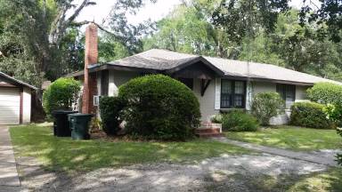 Main picture of 102 E Bradford Rd