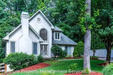 Main picture of 950 Sundew Dr