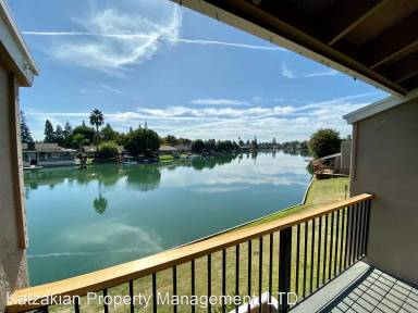 Main picture of 3702 W Benjamin Holt Dr