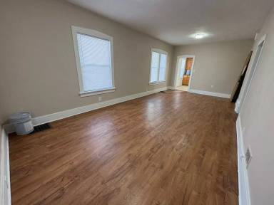 Main picture of 900 W Gift Ave