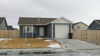 Main picture of 909 Discovery St