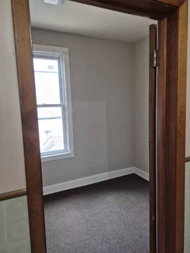 Main picture of 4616 S Rockwell St