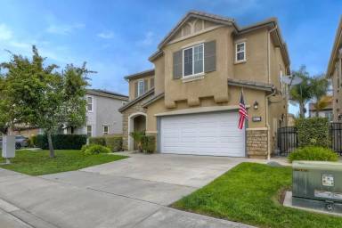 Main picture of 3868 Lake Circle Dr
