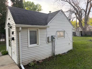 Main picture of 1513 2nd St NE