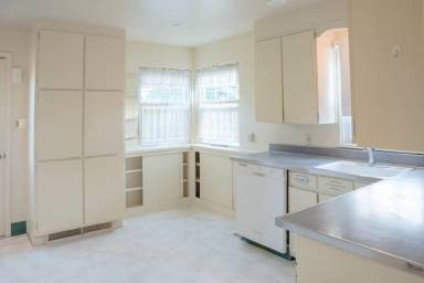Main picture of 1312 N Woodridge Ave