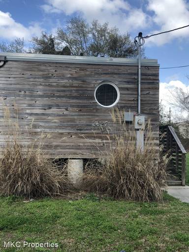 Main picture of 2627 Banks St