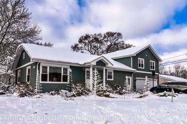 Main picture of 402 Northlake Rd