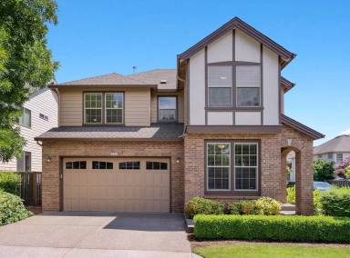 Main picture of 230 NE Ironcreek Ter