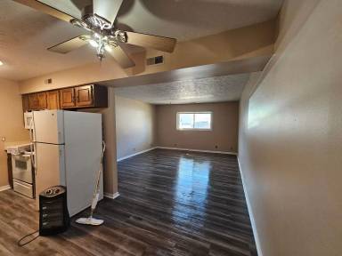 Main picture of Charter Oaks