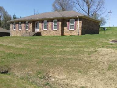 Main picture of 255 Meadowview Dr