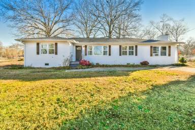 Main picture of 379 Valley Dr