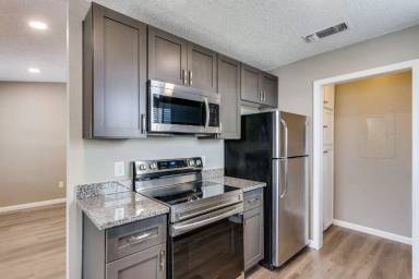 Main picture of 3214 Walton Ave