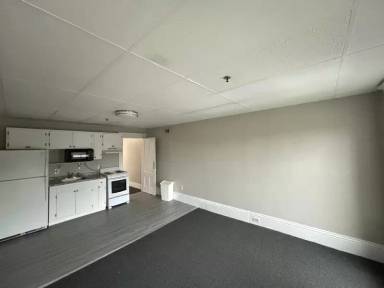 Main picture of 2 Bartlett St