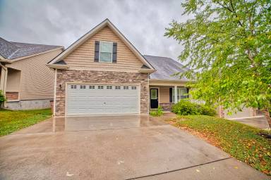 Main picture of 1707 Cove Oak Ln