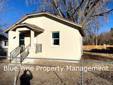 Main picture of 557 Gladstone St