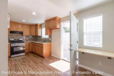 Main picture of 6637 Melvin Ave