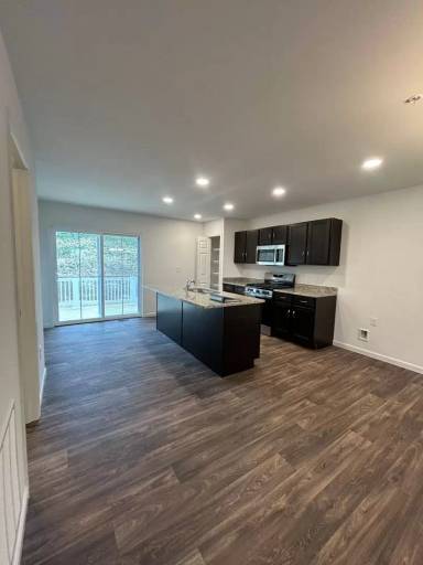 Main picture of 20 Meredith Way