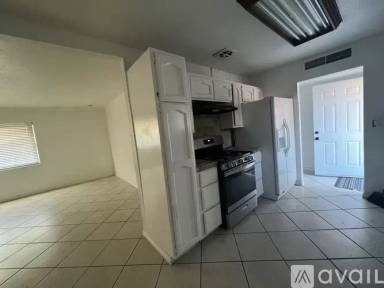Main picture of 2045 S 5th St