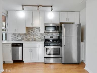 Main picture of 2520 W Leland Ave