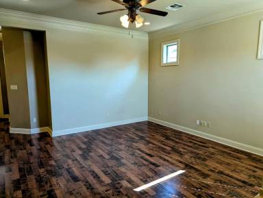 Main picture of 406 Milton Estates Ln