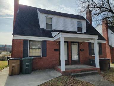 Main picture of 2523 Spring Garden St