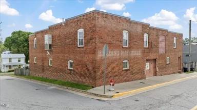 Main picture of 306 W Main St