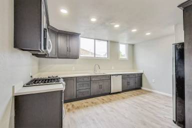 Main picture of 1071 Aileen St