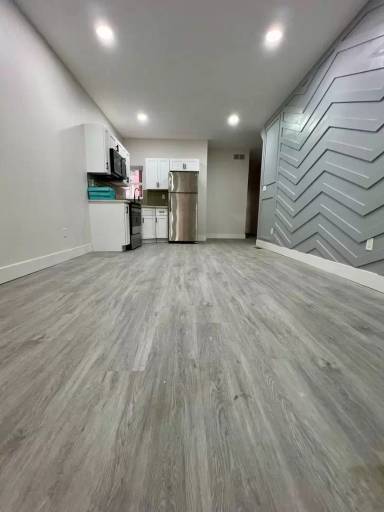 Main picture of 32 S 62nd St