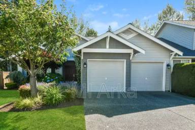 Main picture of 445 243rd Pl SE