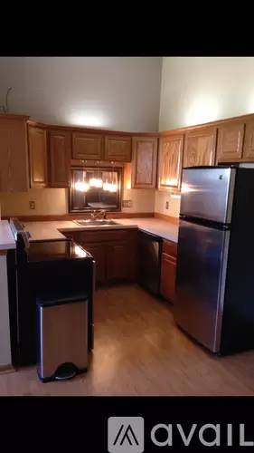 Main picture of 715 Willis Ave