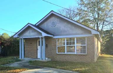Main picture of 3669 Earl St
