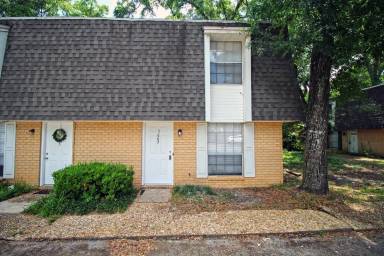 Main picture of 3687 E Olive Rd