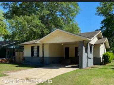 Main picture of 802 E 4th St