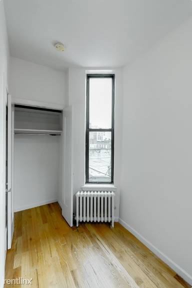 Main picture of 364 3rd Ave