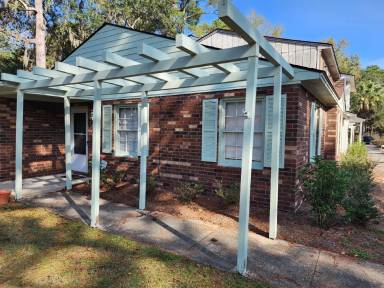 Main picture of 32 King Henry Ct