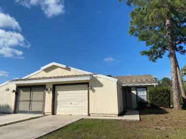Main picture of 1443 SE Larkwood Cir
