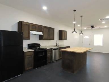 Main picture of 22408 Matins Ln